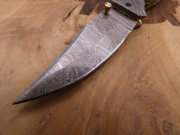 Couteau Élégant en Acier Damas – Coffret Cadeau