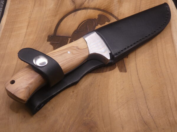 Couteau à dépecer  avec guthook 24cm