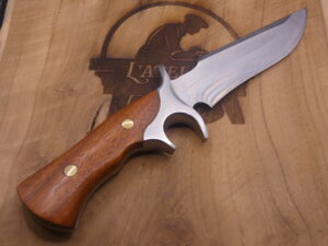 Poignard en acier inoxydable avec manche en bois