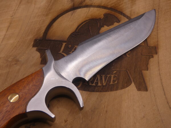 Poignard en acier inoxydable avec manche en bois