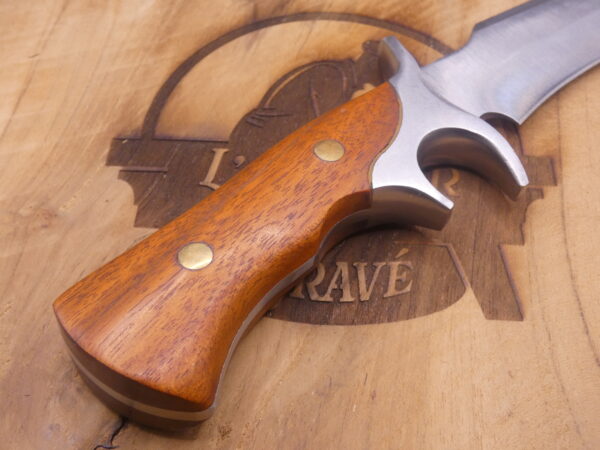 Poignard en acier inoxydable avec manche en bois