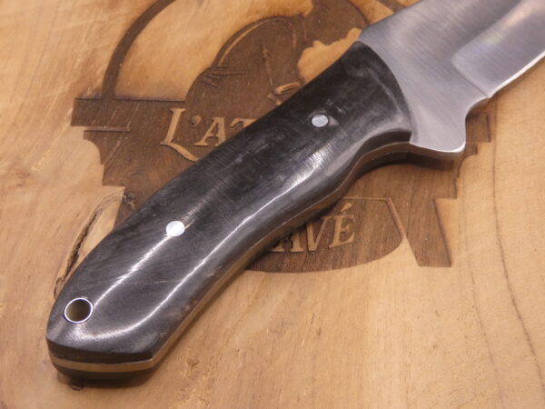 Couteau de dépeçage 21 cm en corne noire – Étui cuir inclus