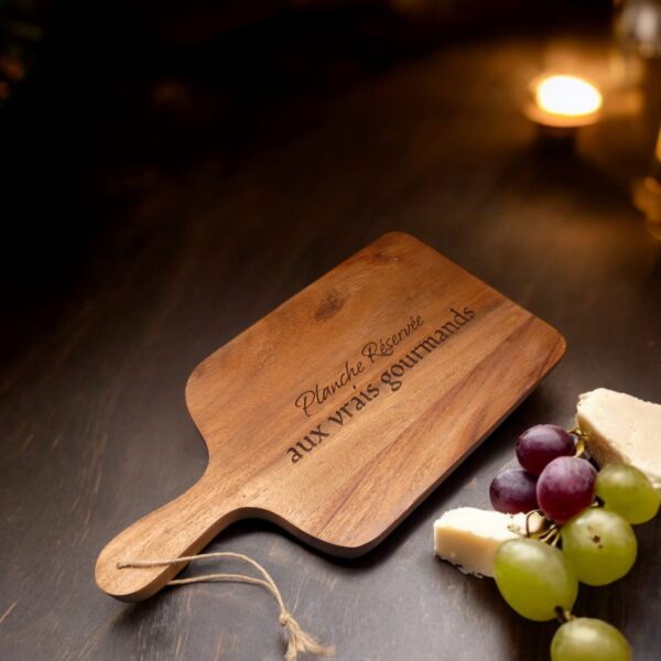 Planche en bois d’acacia – « Planche Réservée aux vrais gourmands »